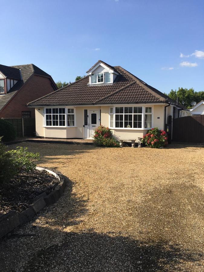 Redcot Holiday Bungalow Peover Superior Exterior photo